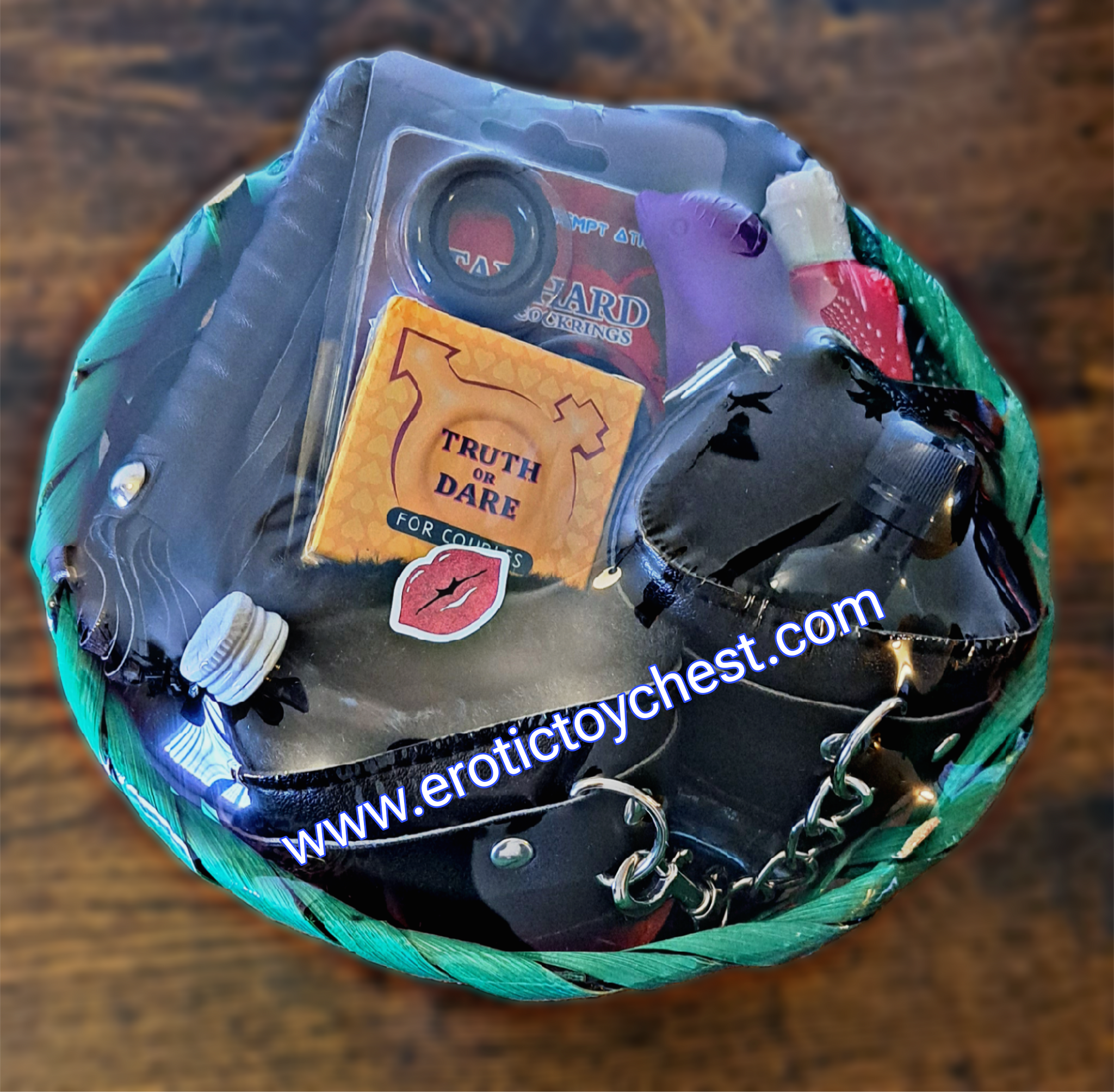 ****GIFT BASKETS & SETS FOR COUPLES